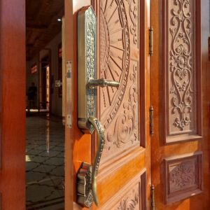 Bảng giá lắp đặt khóa cửa gỗ