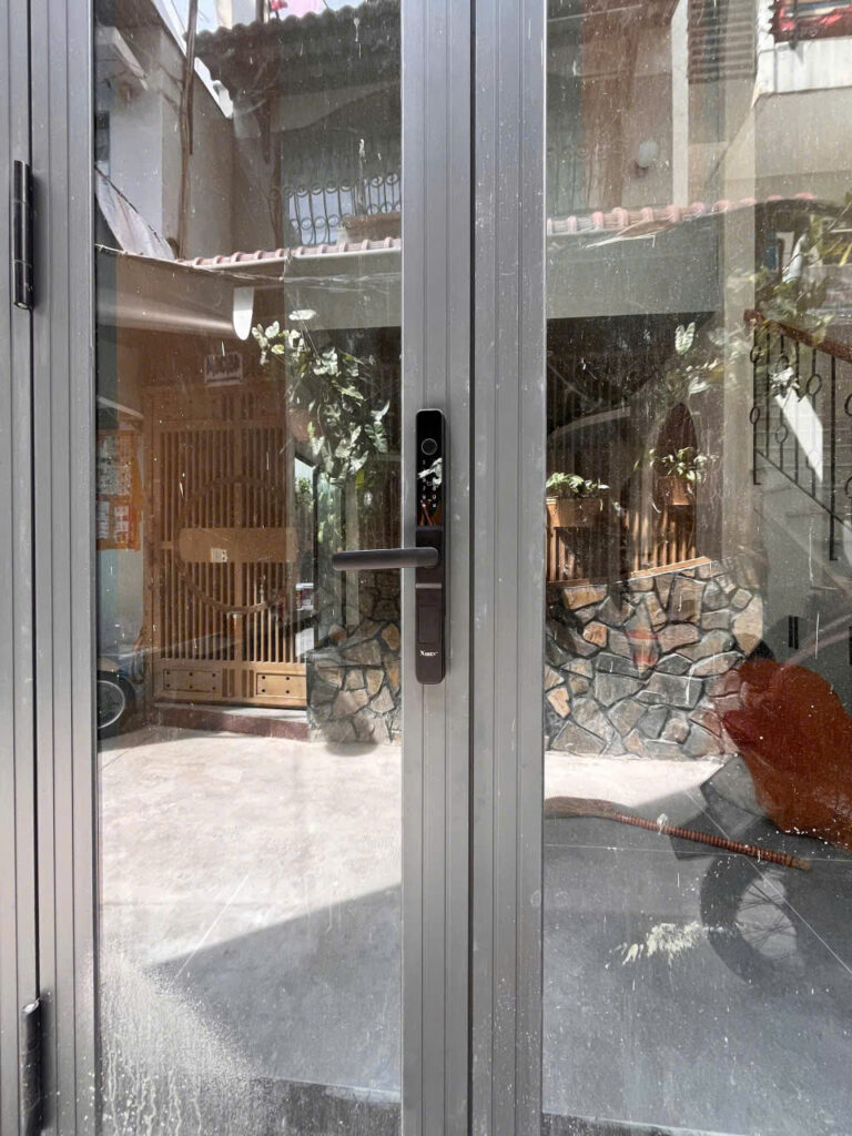 Khóa Vân Tay Cửa Nhôm Kính