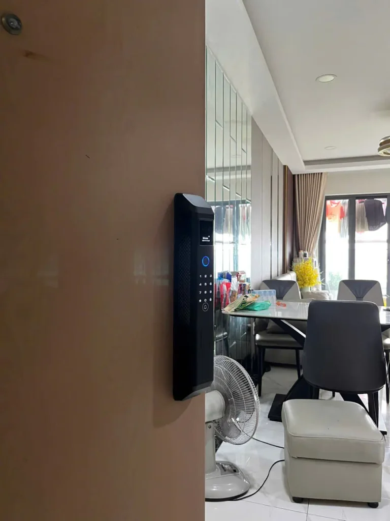 Mẫu khóa vân tay cửa gỗ cao cấp được lắp đặt tại Vũng Tàu.