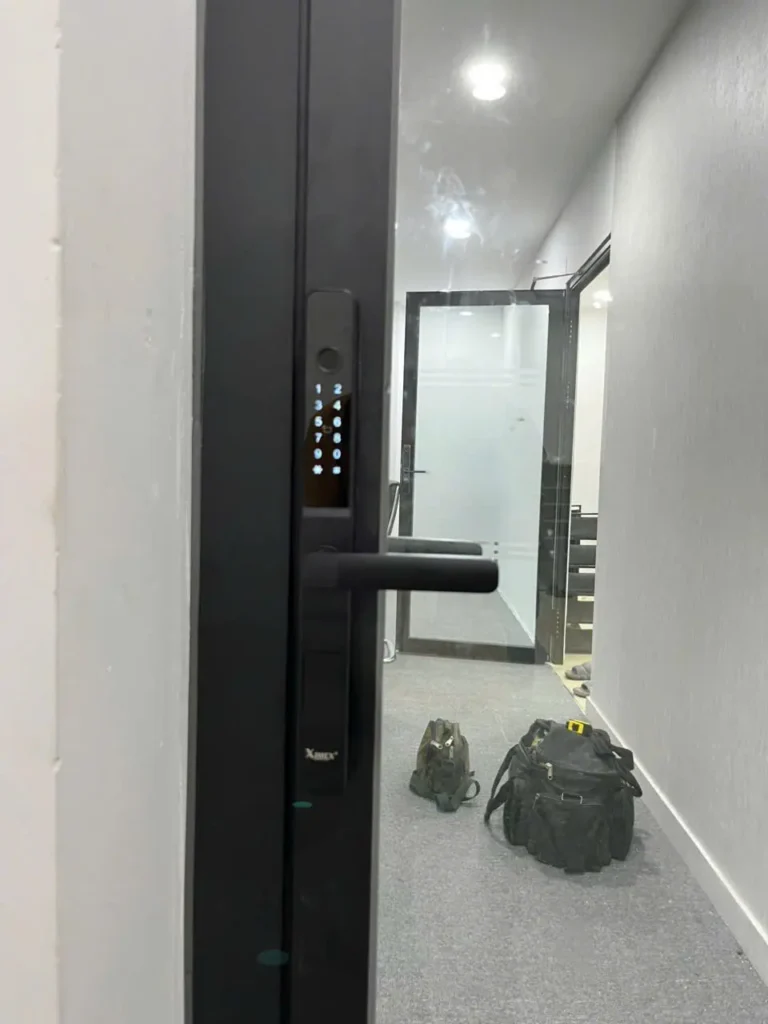 khoa-van-tay-cua-nhom-xingfa-vung-tau