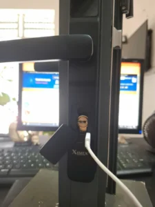 kích nguồn khóa hết pin