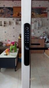 Khóa vân tay cửa nhôm xingfa XN210