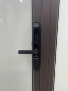 khóa vân tay cửa nhôm