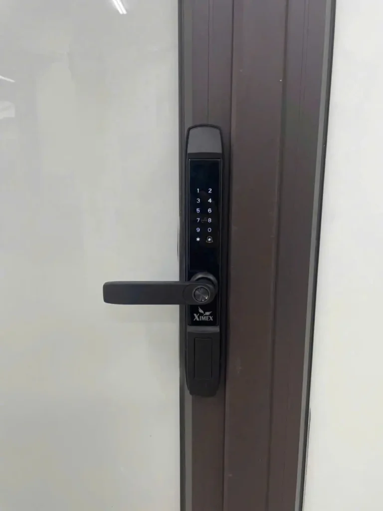 khóa vân tay cửa  nhôm