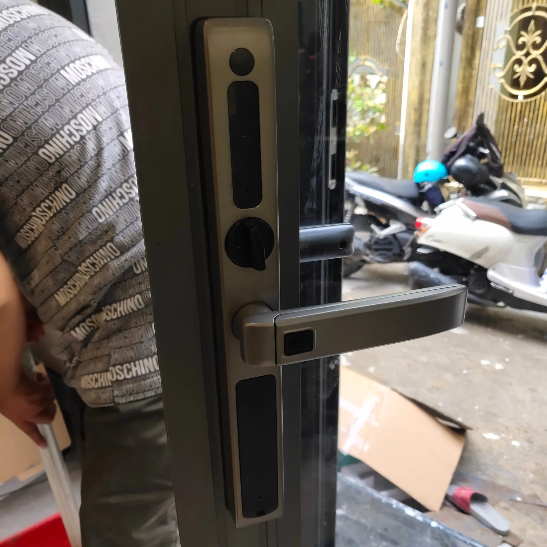 khoa van tay cua nhom